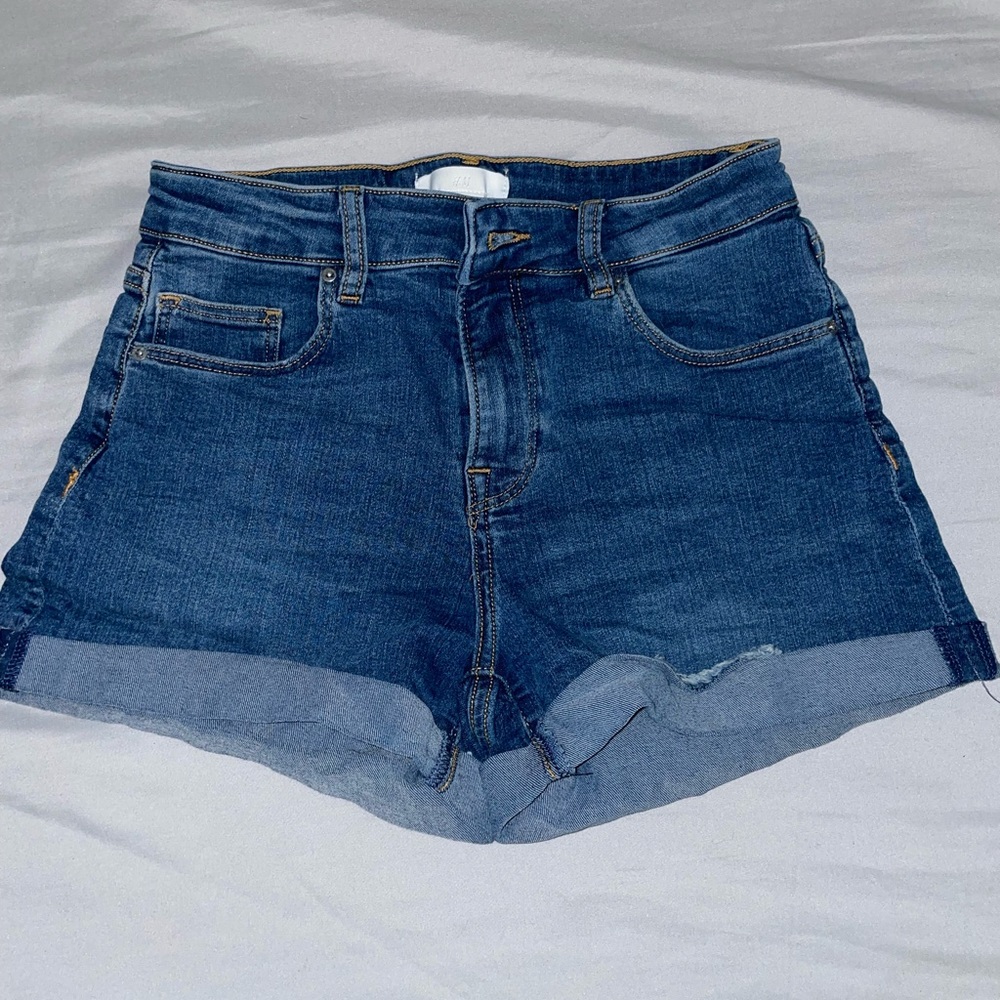 Size 2 Denim H&M Shorts